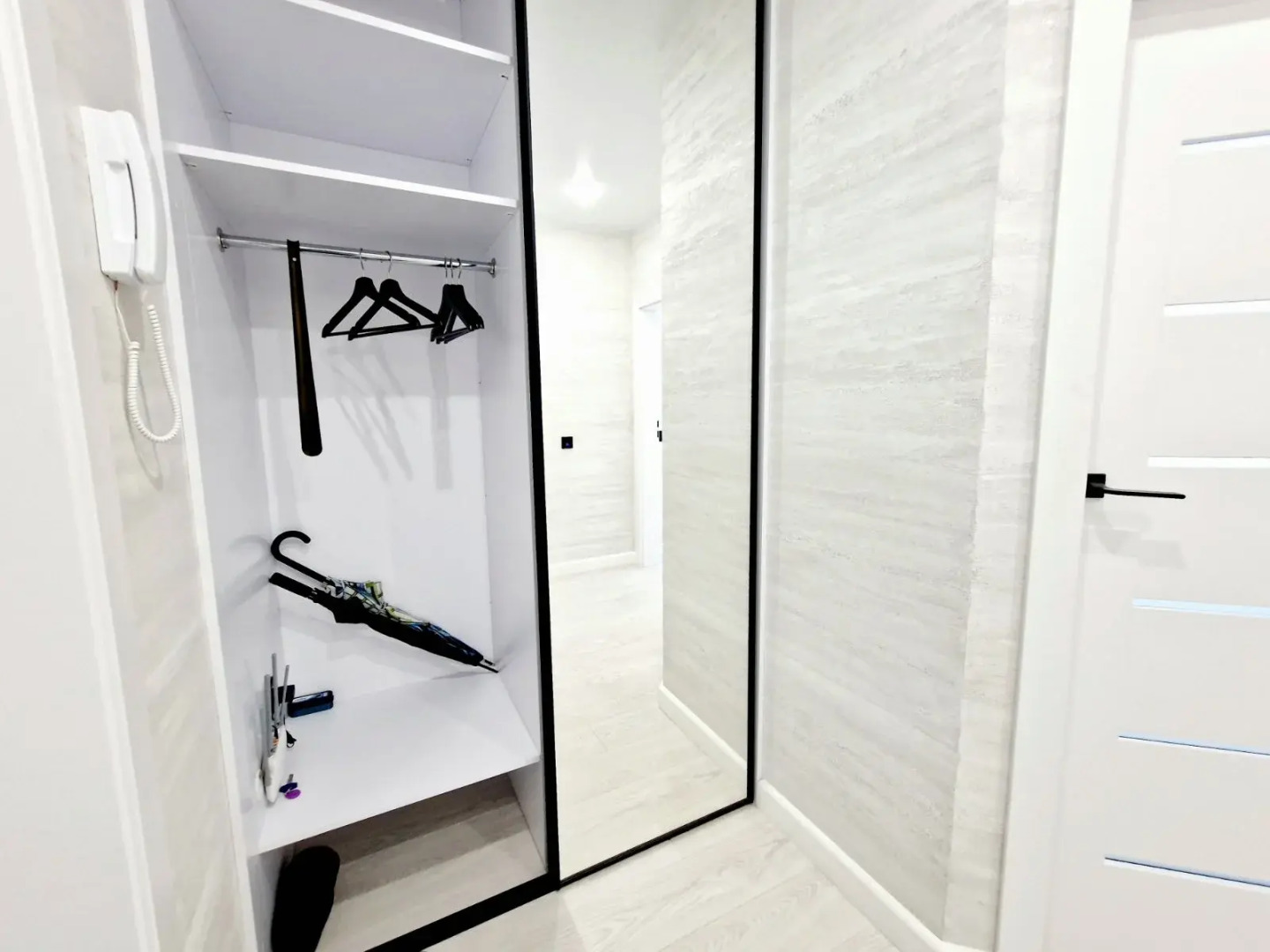 Апартаменты Люкс в центре Верхнее озеро, новый дом, Колибри#88А