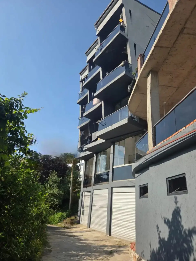 Отель TJ GARDENS