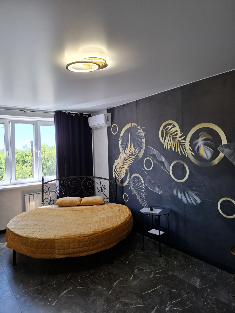 Квартира в Темных Тонах