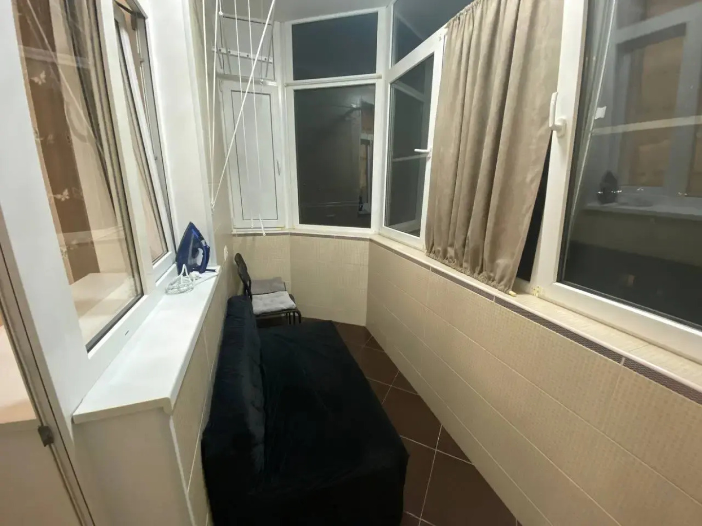 Апартаменты на Чкалова 37 с видом на горы на седьмом этаже с лоджией