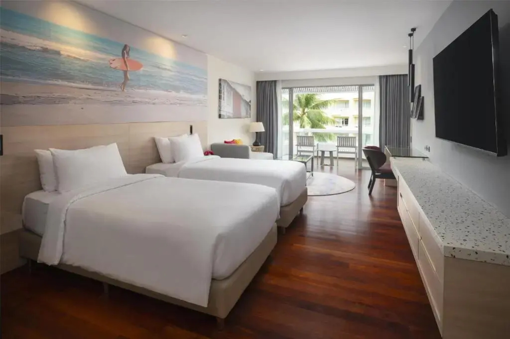 Отель Radisson RED Phuket Patong Beach