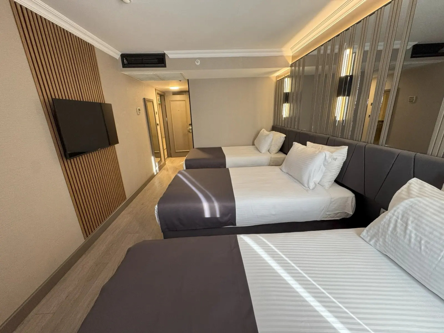 Aven Hotel