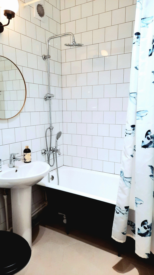 Квартира с прекрасными видами в центре Академгородка