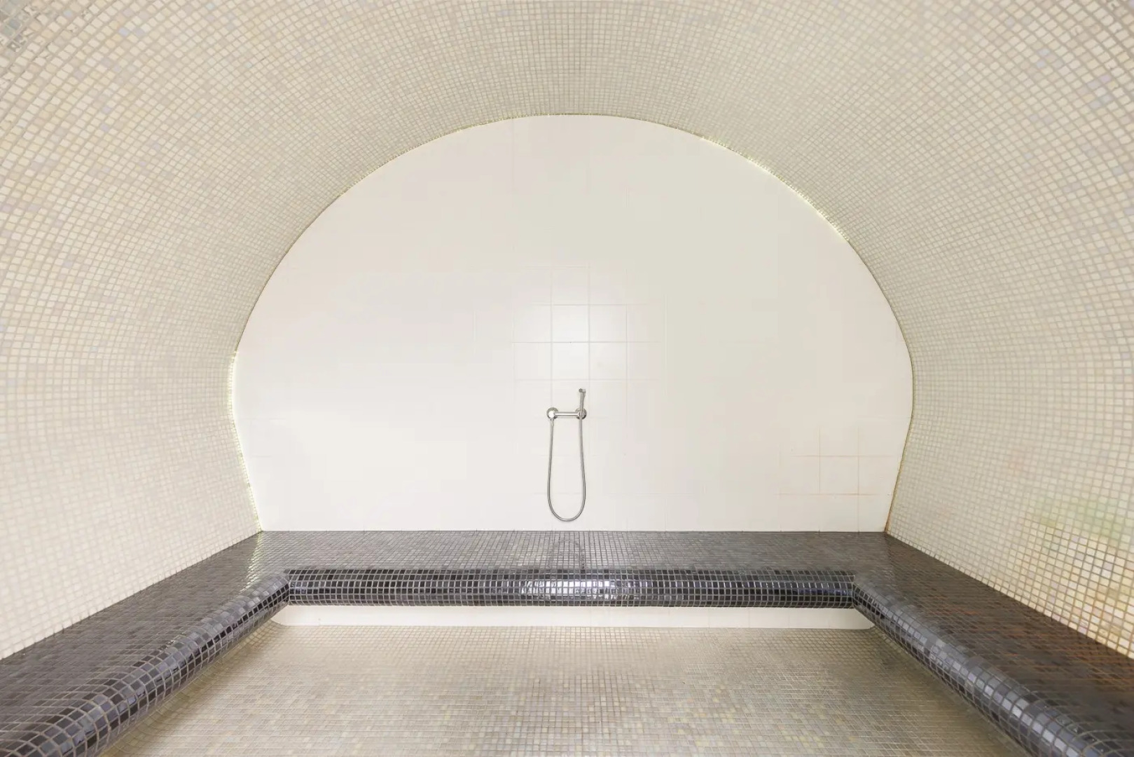 Коттедж Huse Современный с бассейном в Нахабино