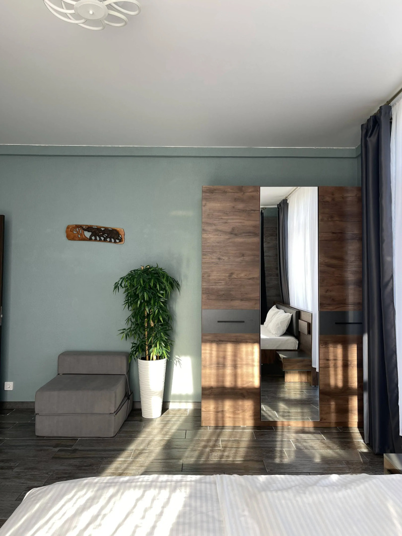 Вилла с бассейном и 5 мастер спальнями