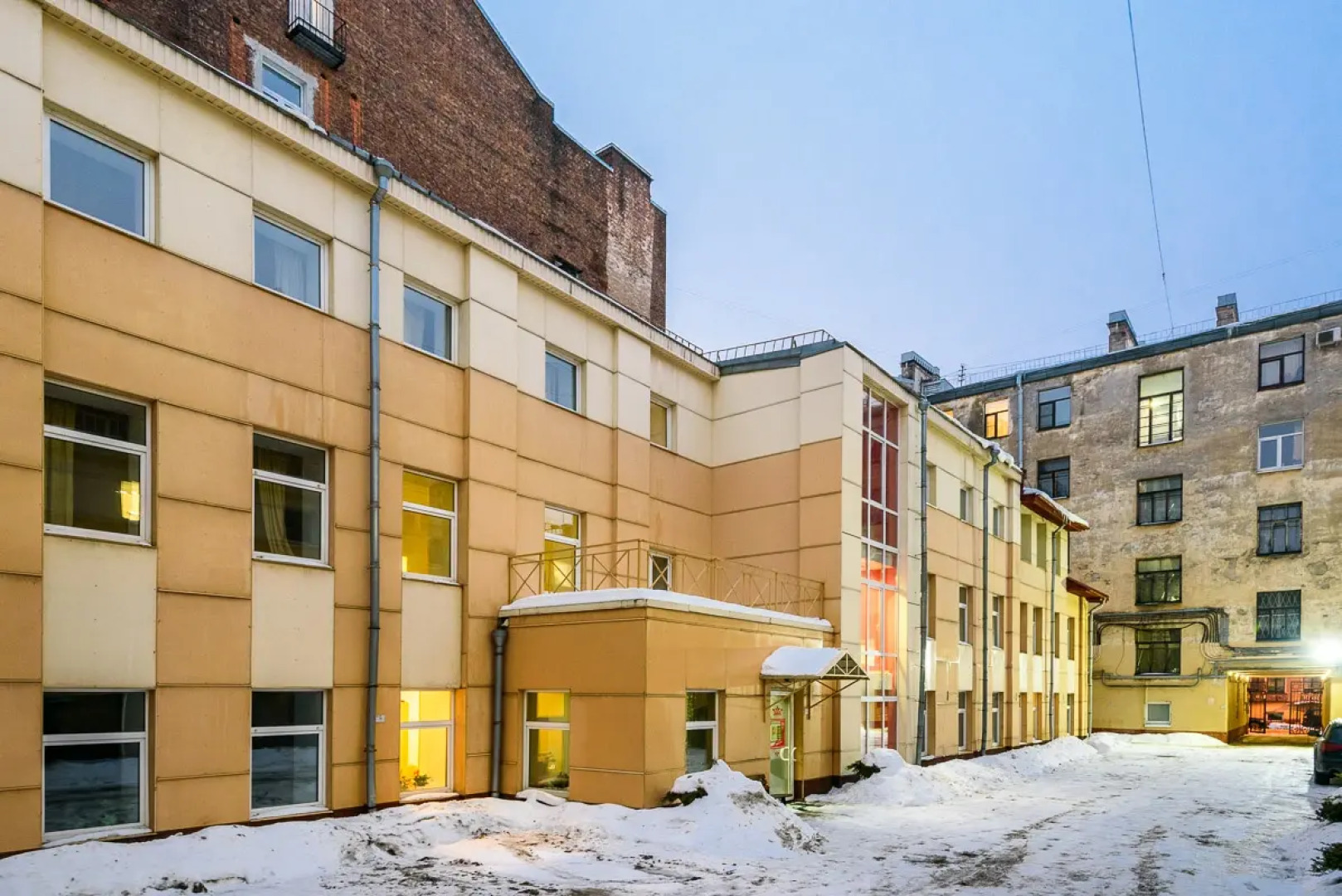 Отель Red Apple