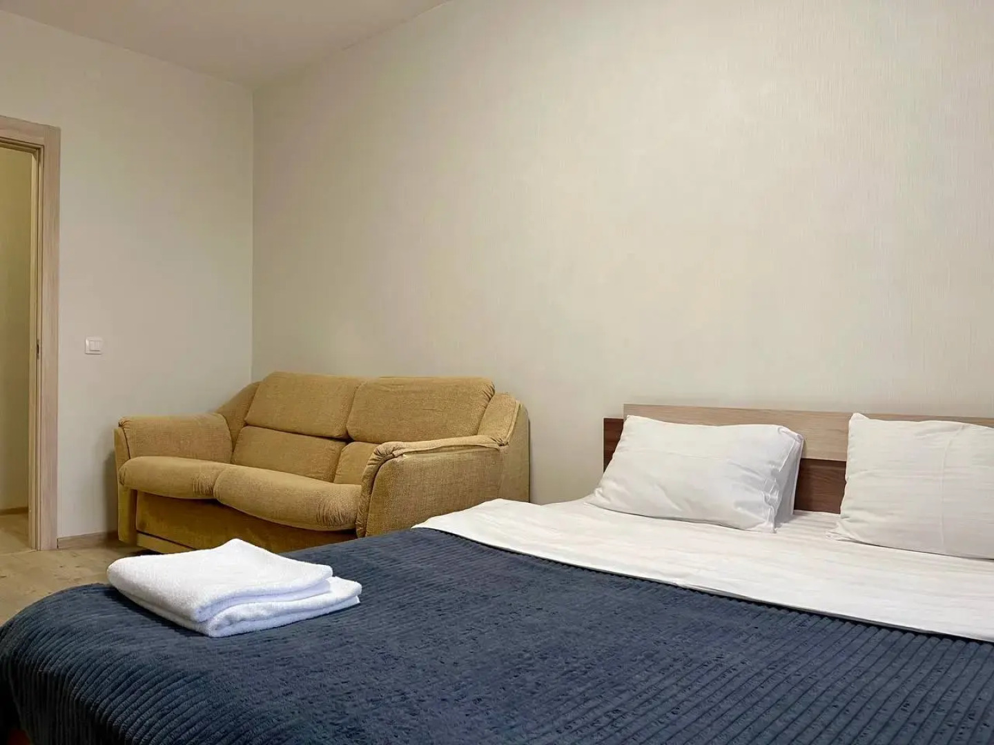 Апартаменты с Видом на Парк Метро Площадь Мужества 10 Минут Пешком