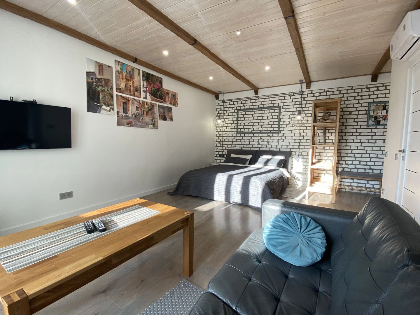 Апартаменты InterLoft 2 City Center Free Parking Wi-Fi 100/50 Smart TV