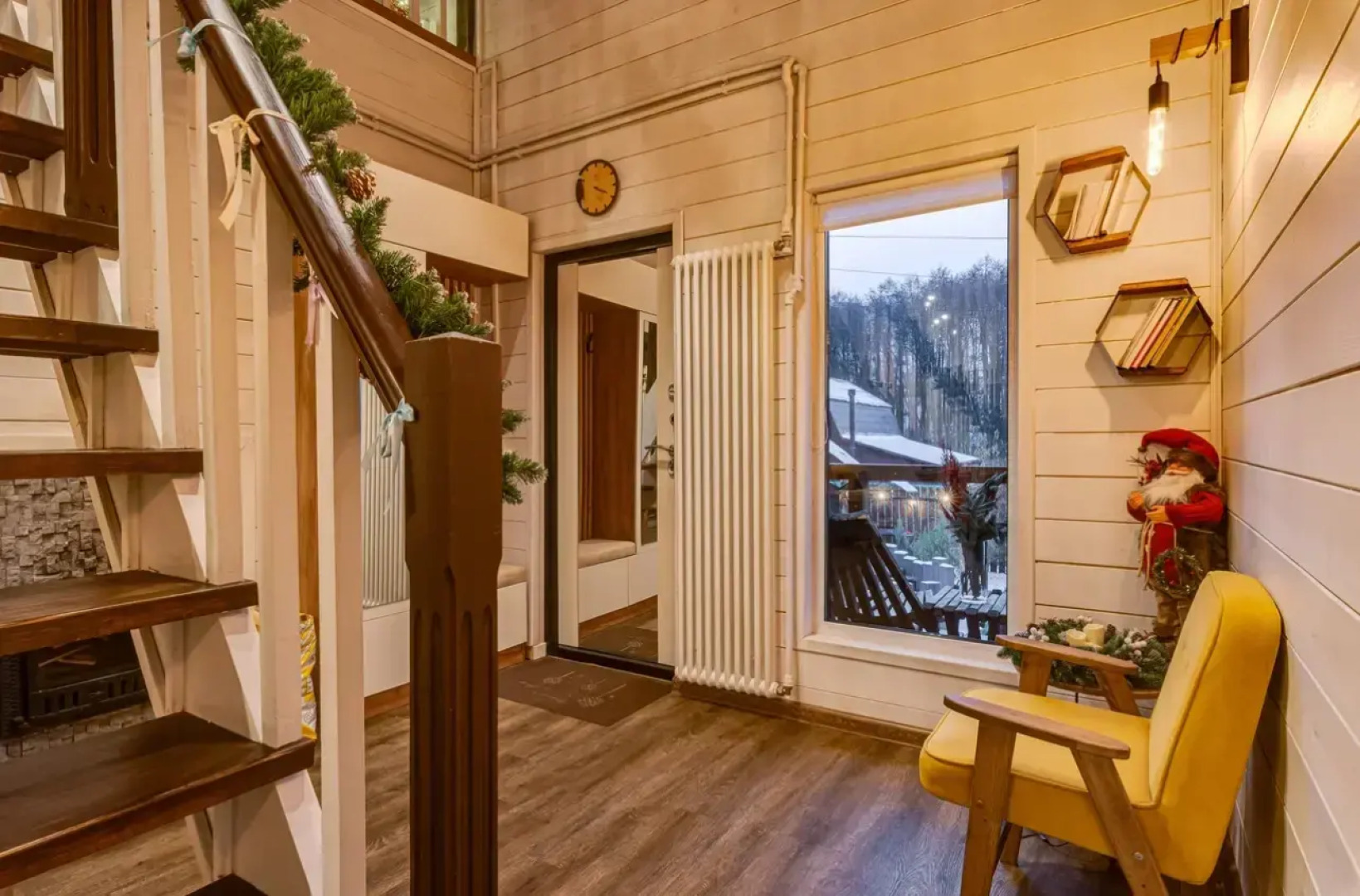 Частный дом с бaнeй на дpoвaх Harmony