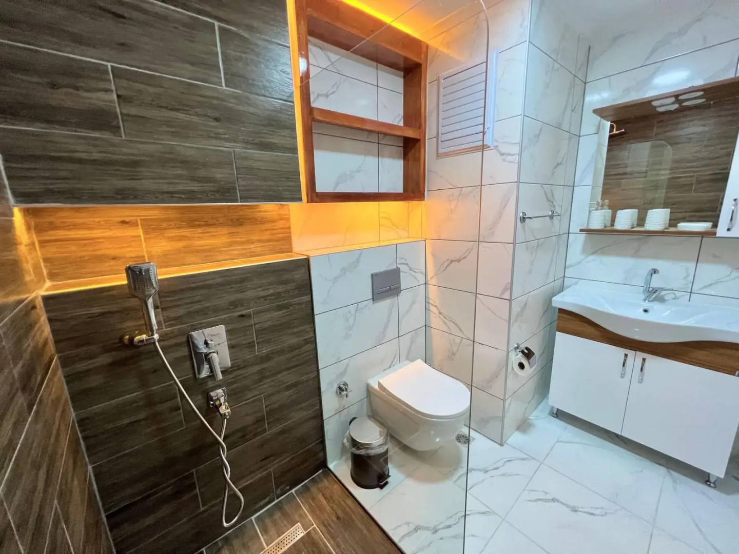 Just Dream Suites Hotel