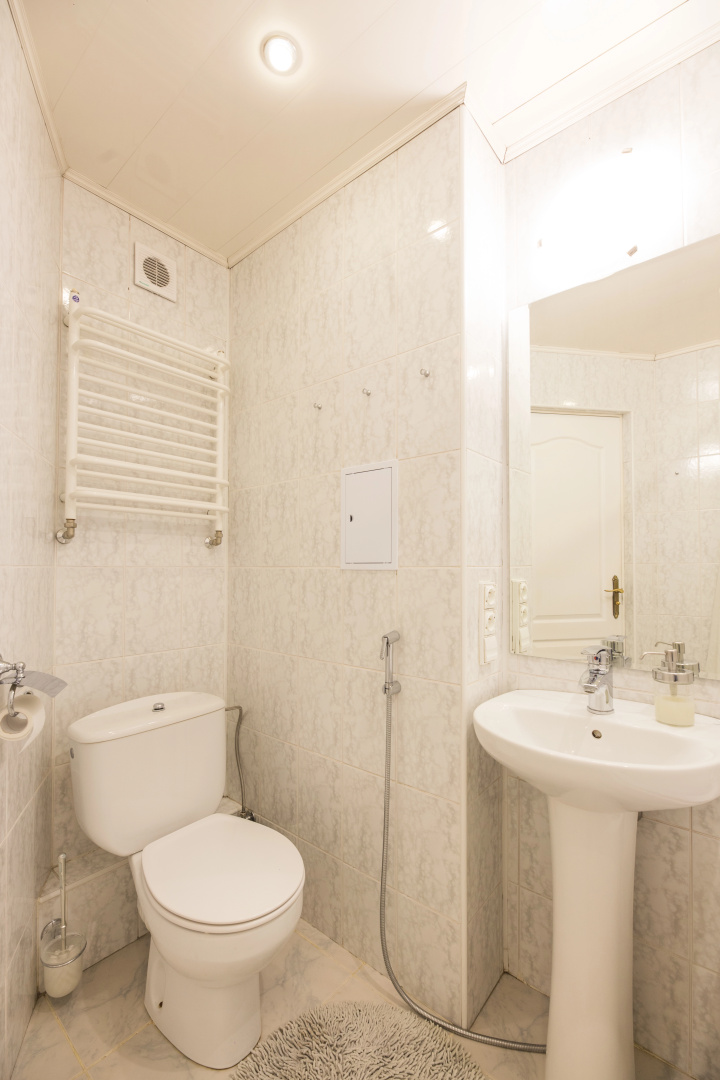 Апартаменты 4-комнатные HomeApart Сторожовская, 8
