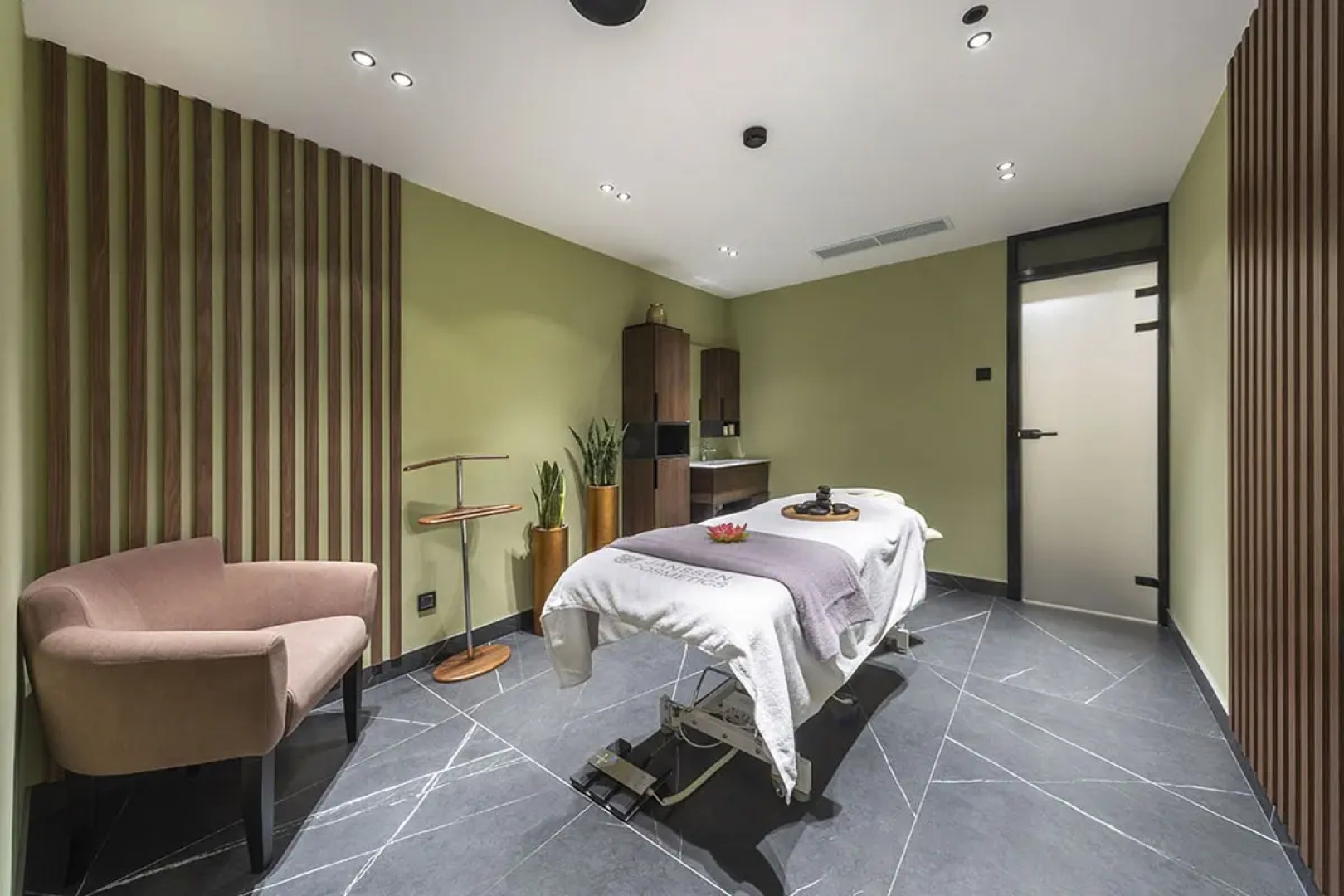 Отель Аквамарин