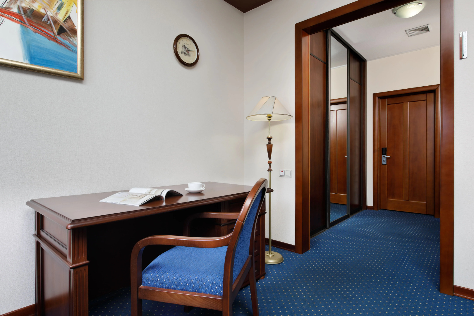 Отель Red Royal by Undersun