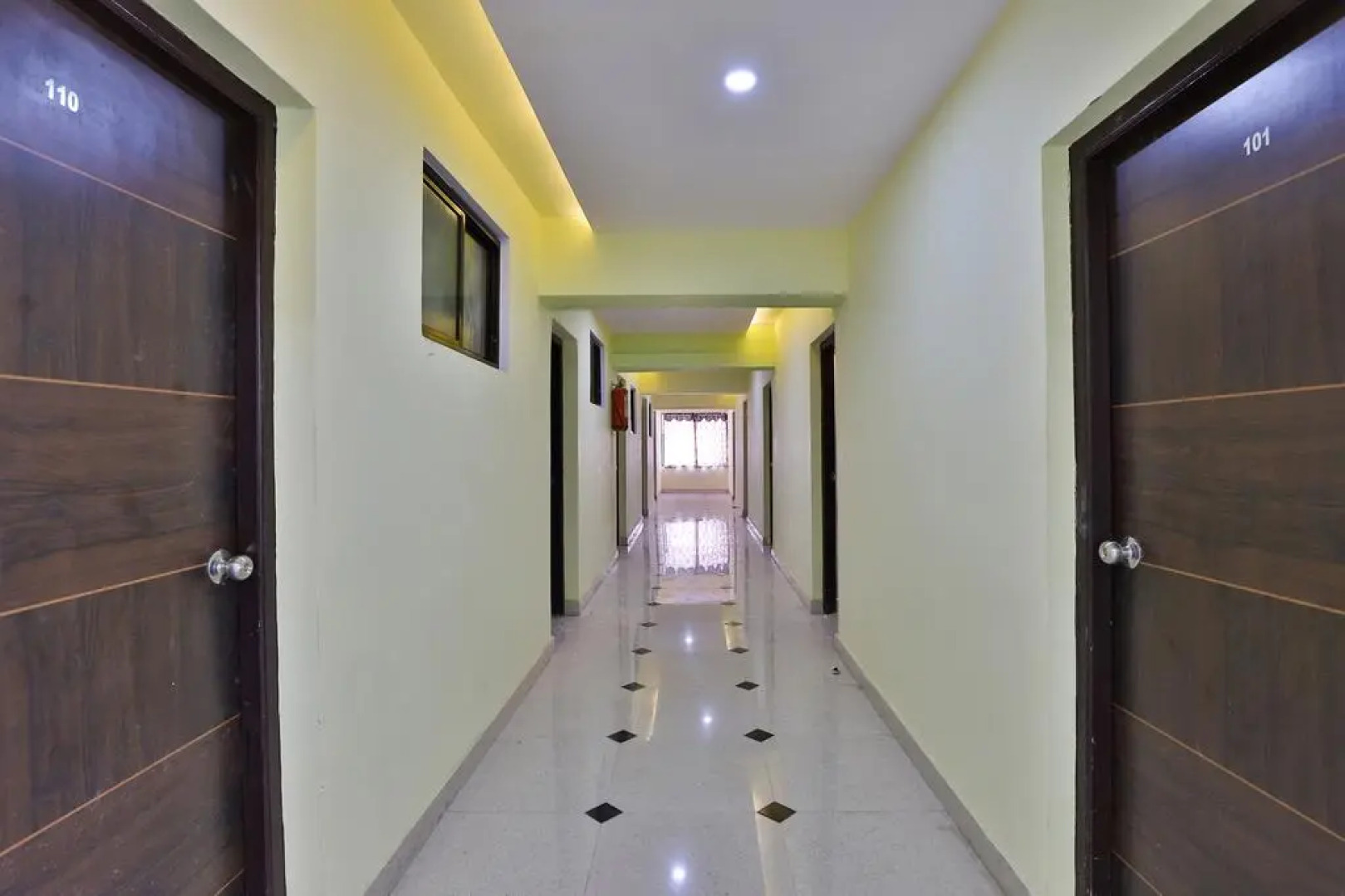 Отель Jalsa Palace