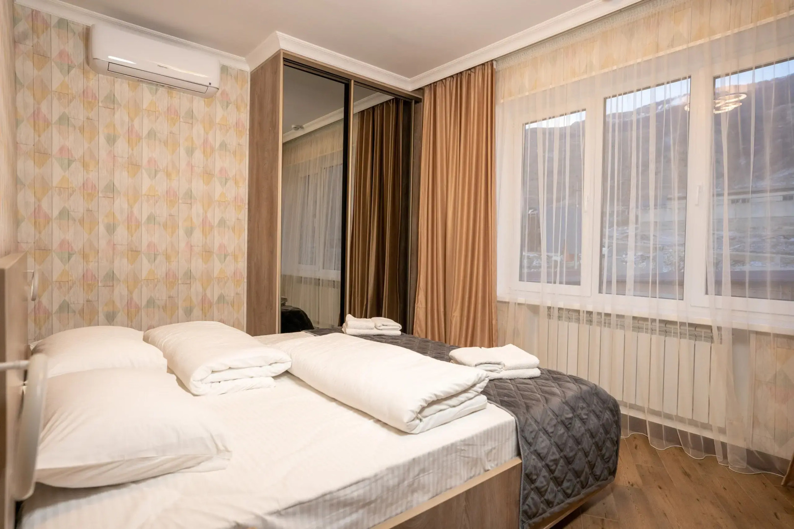 Частный Дом в Горах с Бассейном