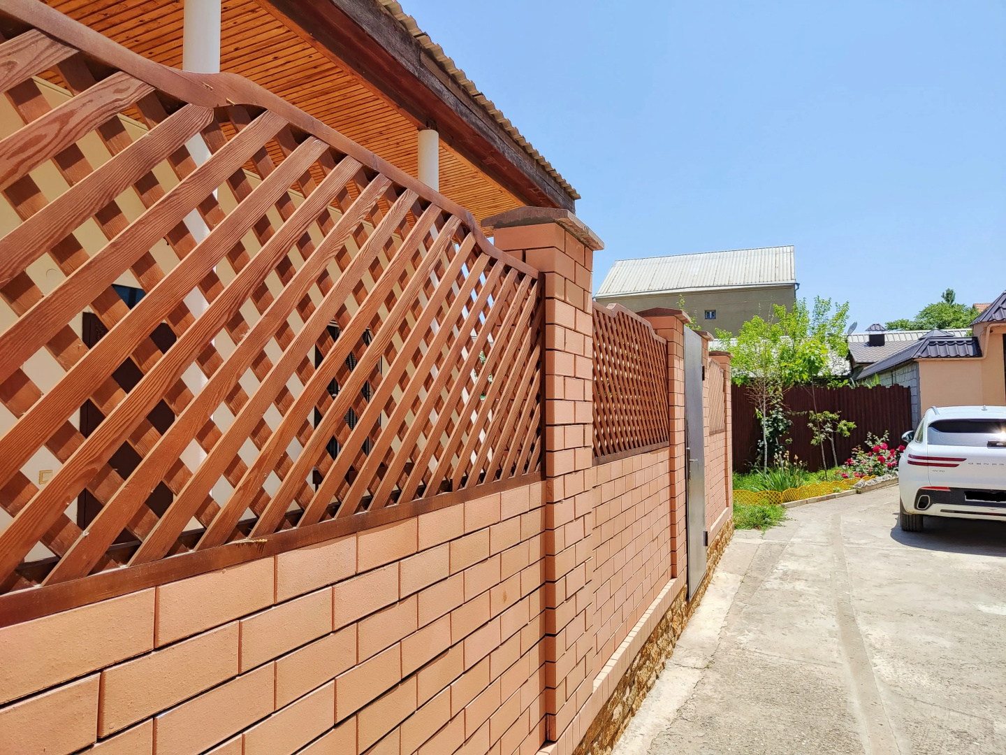 Kaspiyskiy Briz Guest House