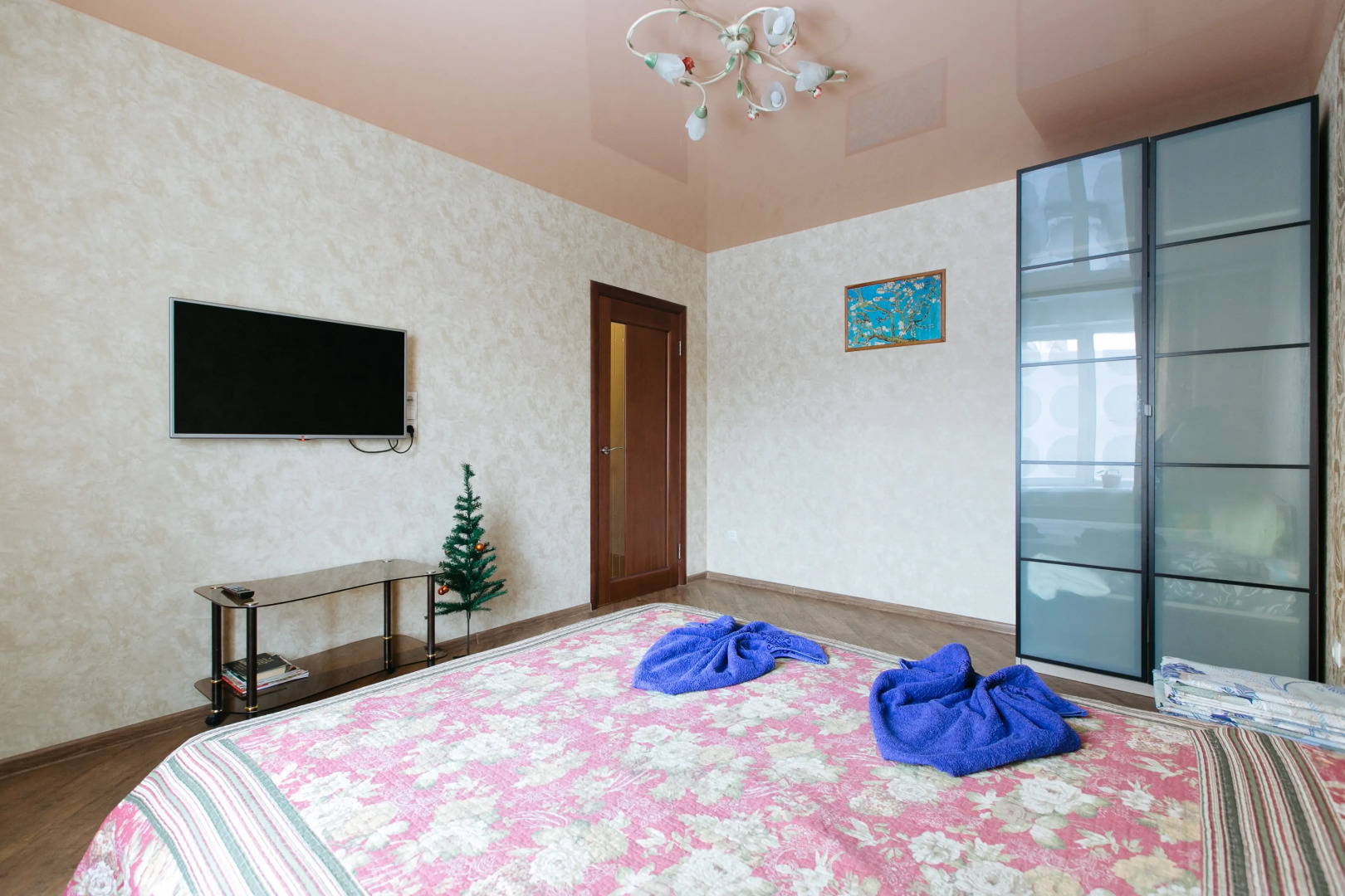 Апартаменты Однокомнатные на Семьи Шамшиных 90/5