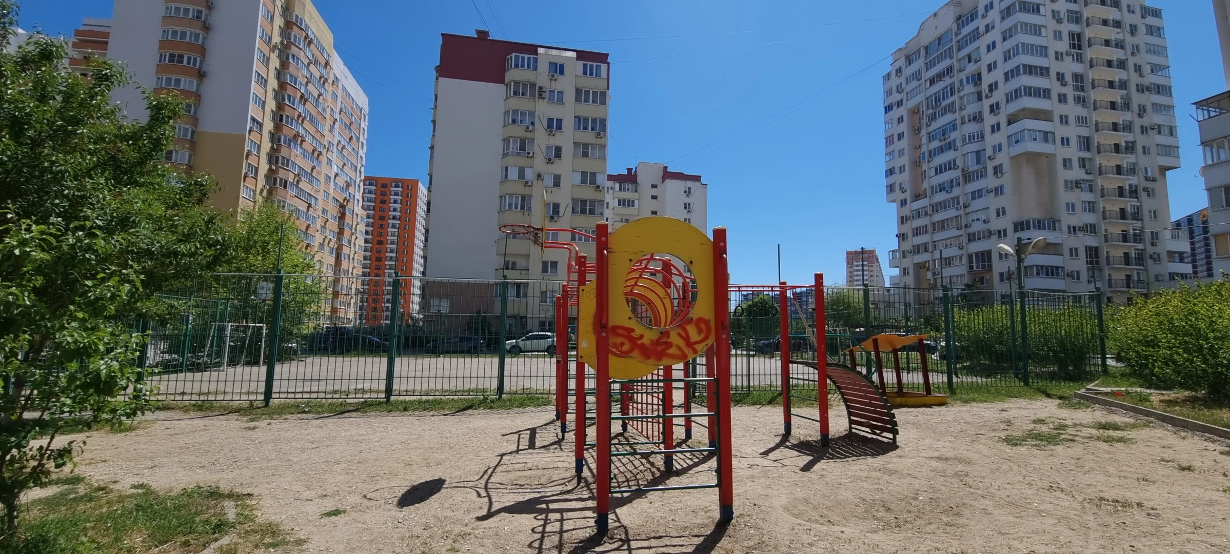 Апартаменты в южном районе с видом на город пляж рядом