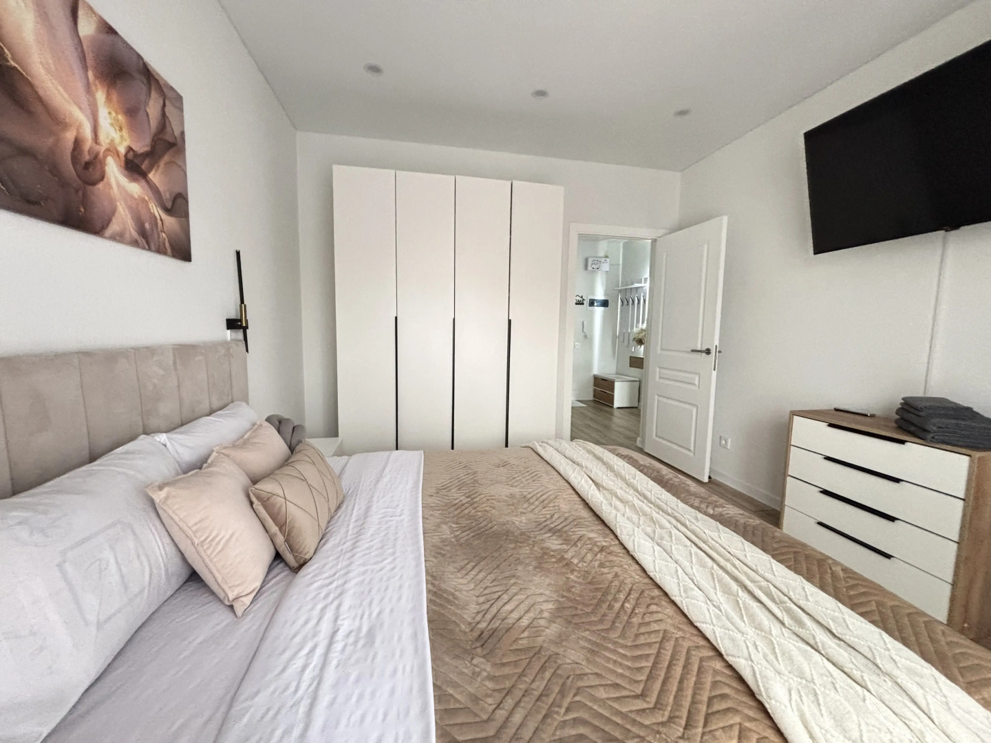 Квартира BestHome Евродвушка стильная светлая в центре города