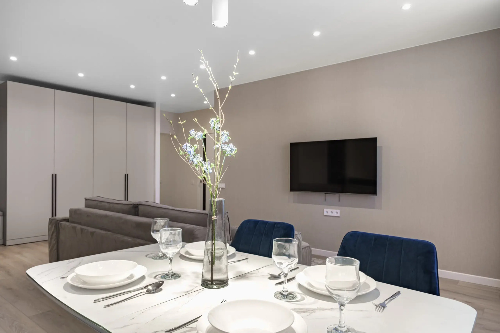 Квартира Krasroom 3-к Люкс в ЖК Александровский