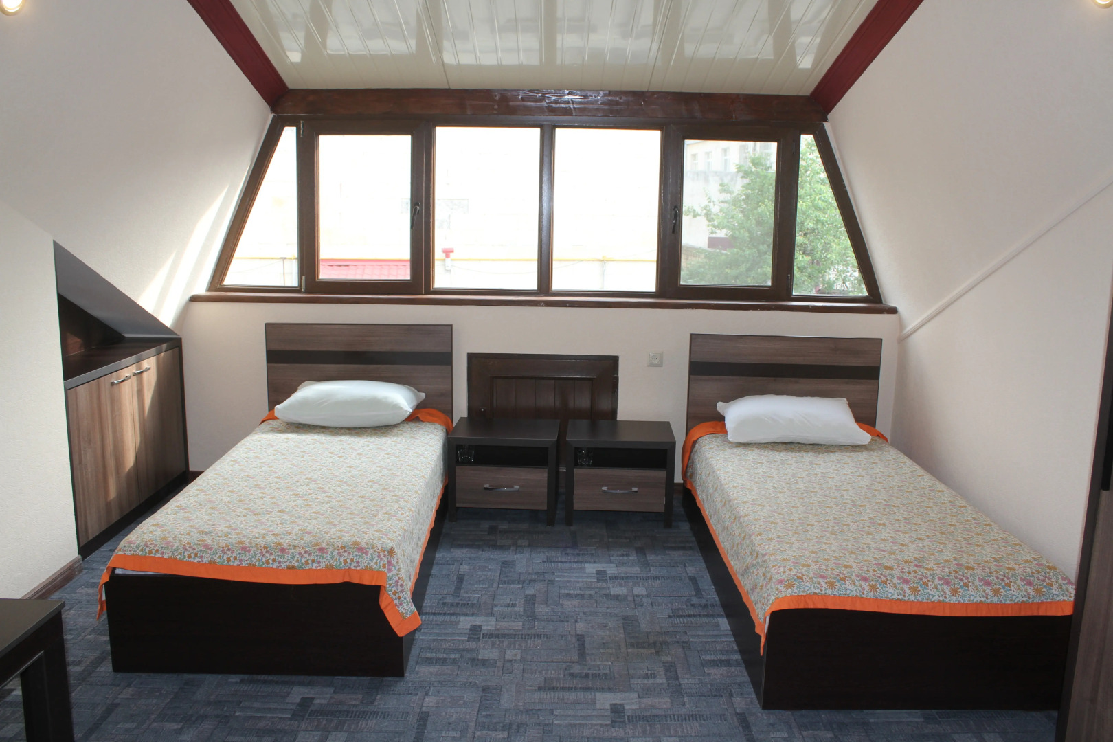 Отель Менуа