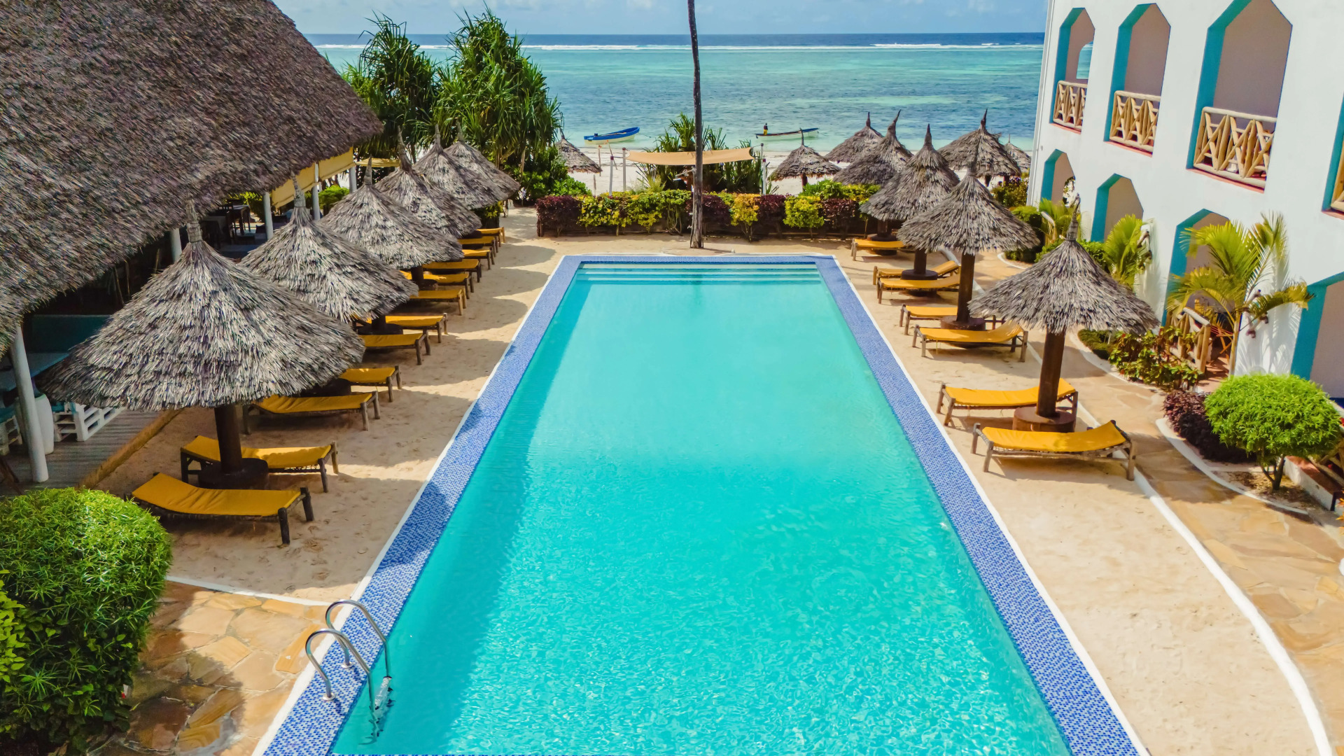 Отель AHG Sun Bay Mlilile Beach