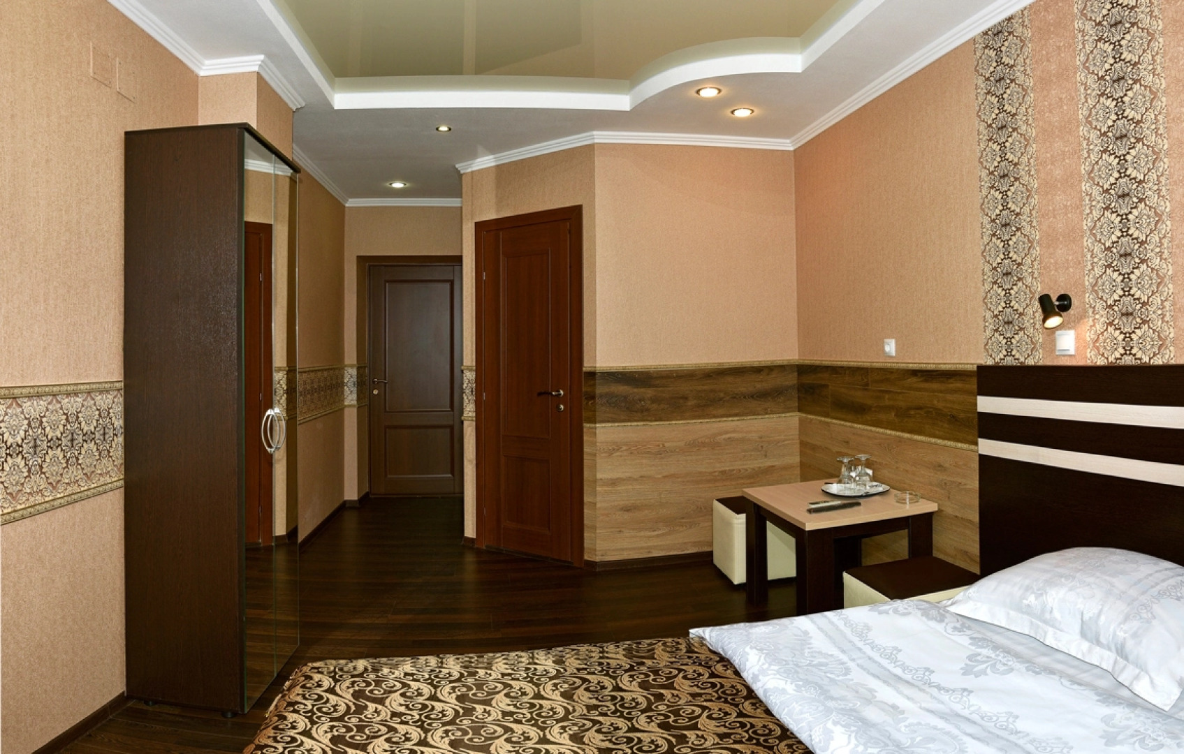 Отель Парадис