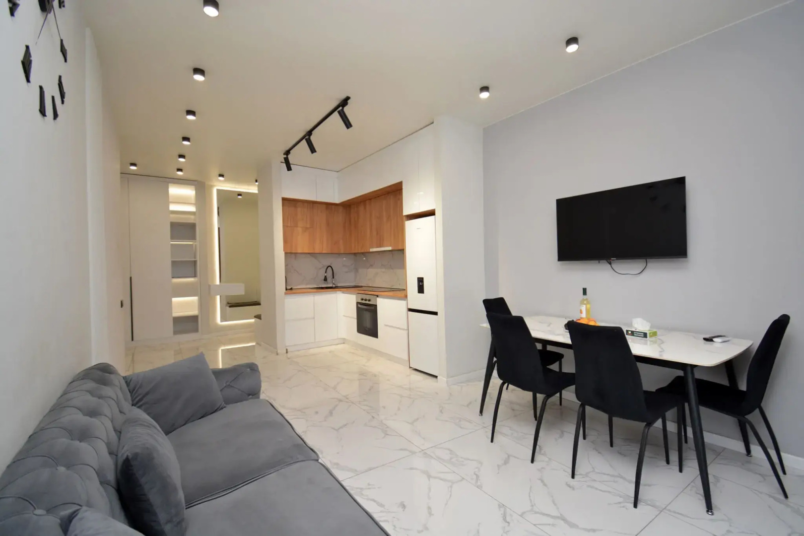 Квартира A&M White New Building