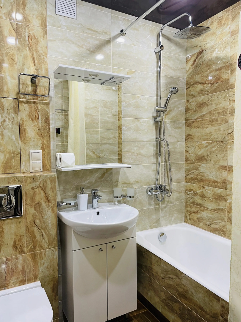 Квартира Уютная в Тихом Центре на Роз 65 10 Минут до Моря