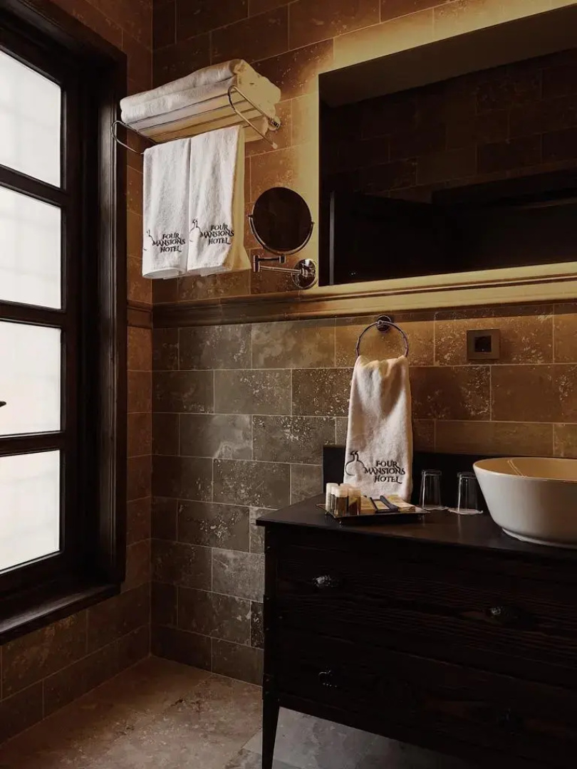 Boutique hotel Four Mansions Hotel