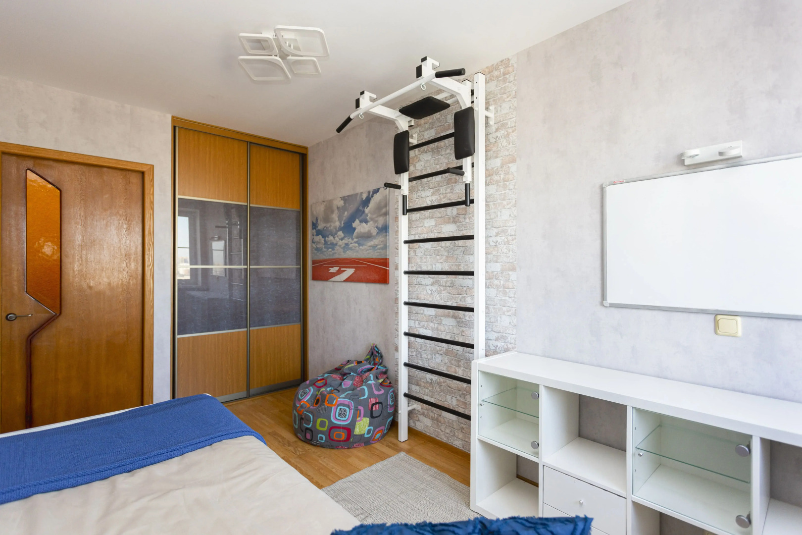 Квартира трехкомнатная в 15 минутах от центра