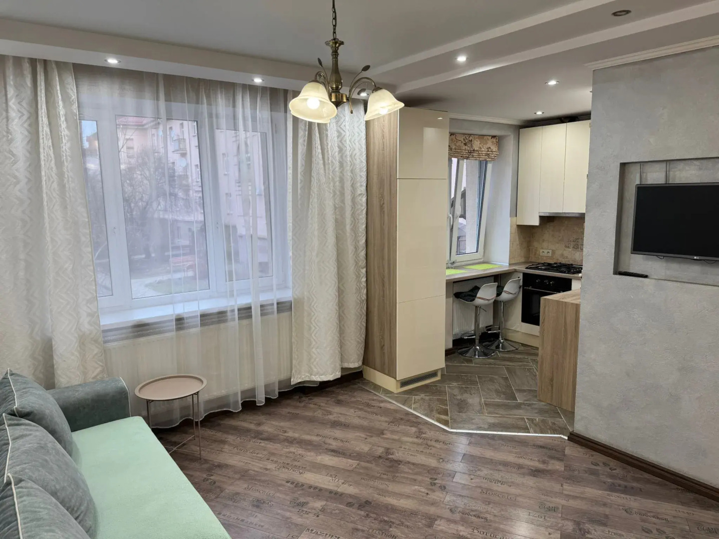 Апартаменты на Космонавтов 35/16