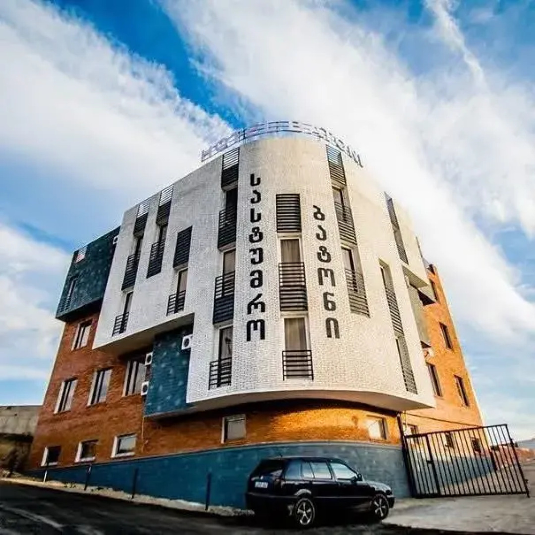 Отель Баттони