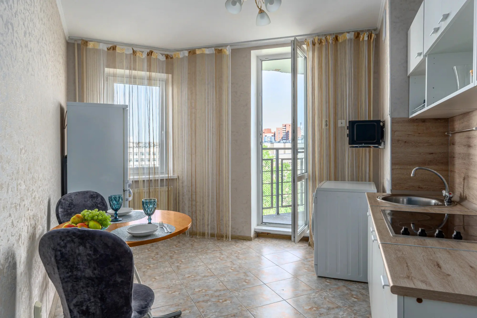 Квартира с балконом у госпиталя ветеранов