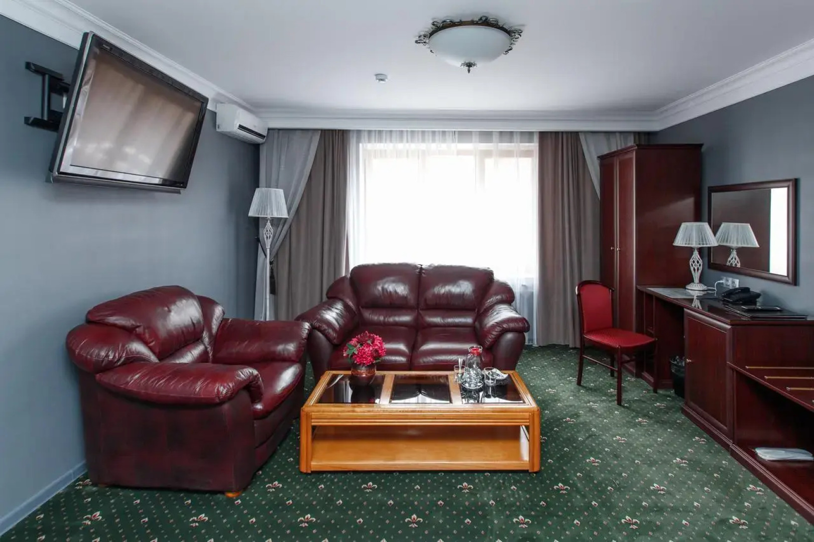 Отель Комильфо