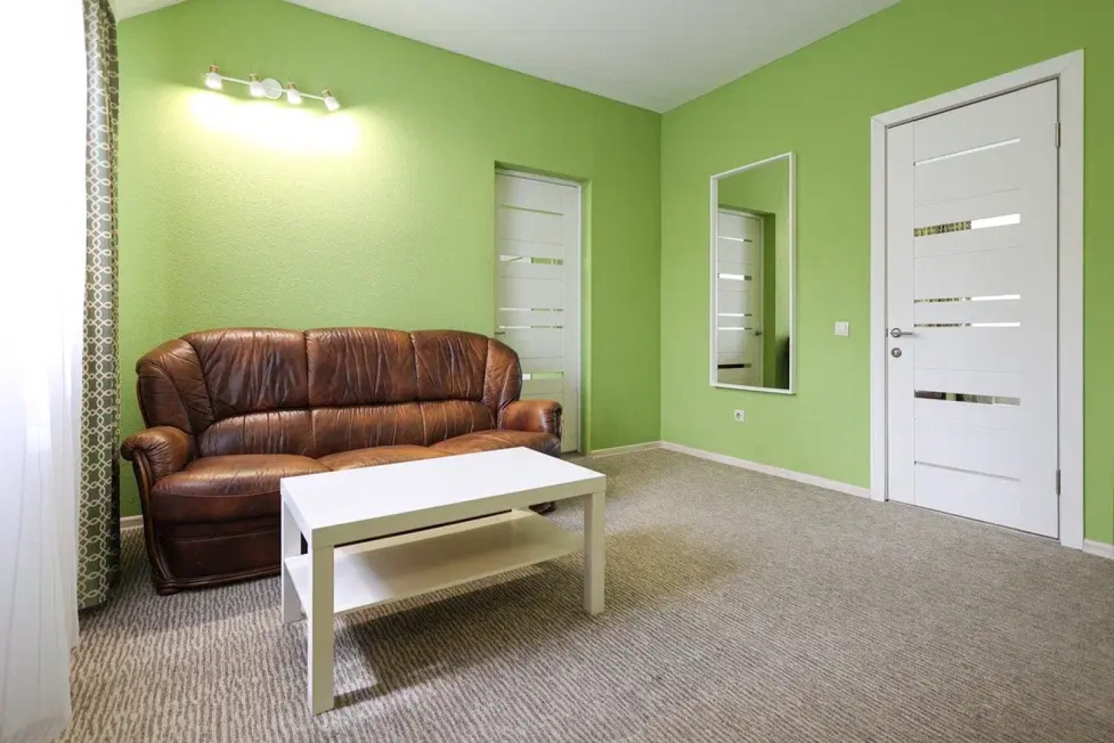 Отель Монарх