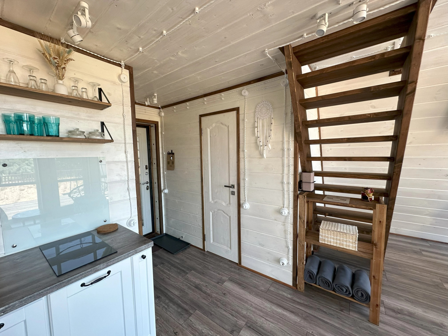 Частный дом Над Рекой с видом на Озеро