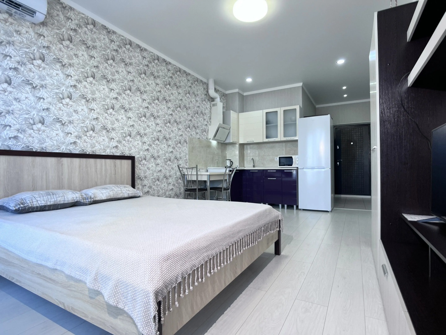 Апартаменты Plaza в Центре Адлера 1