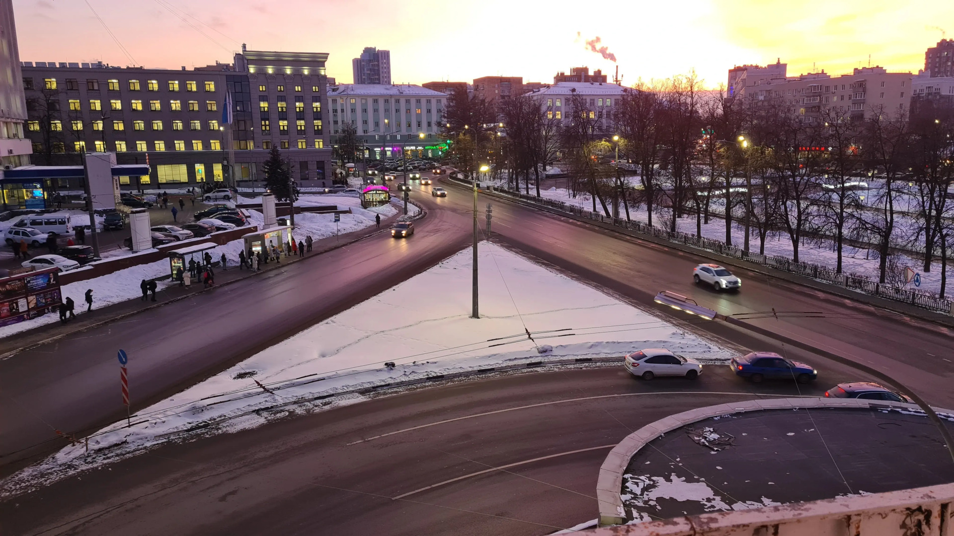 Апартаменты HomeHotel Горького 80/1