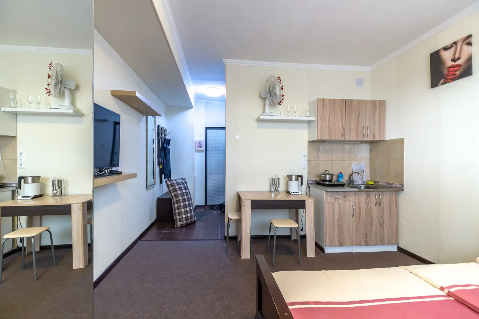 Апартаменты Истоман для Двоих с видом на город