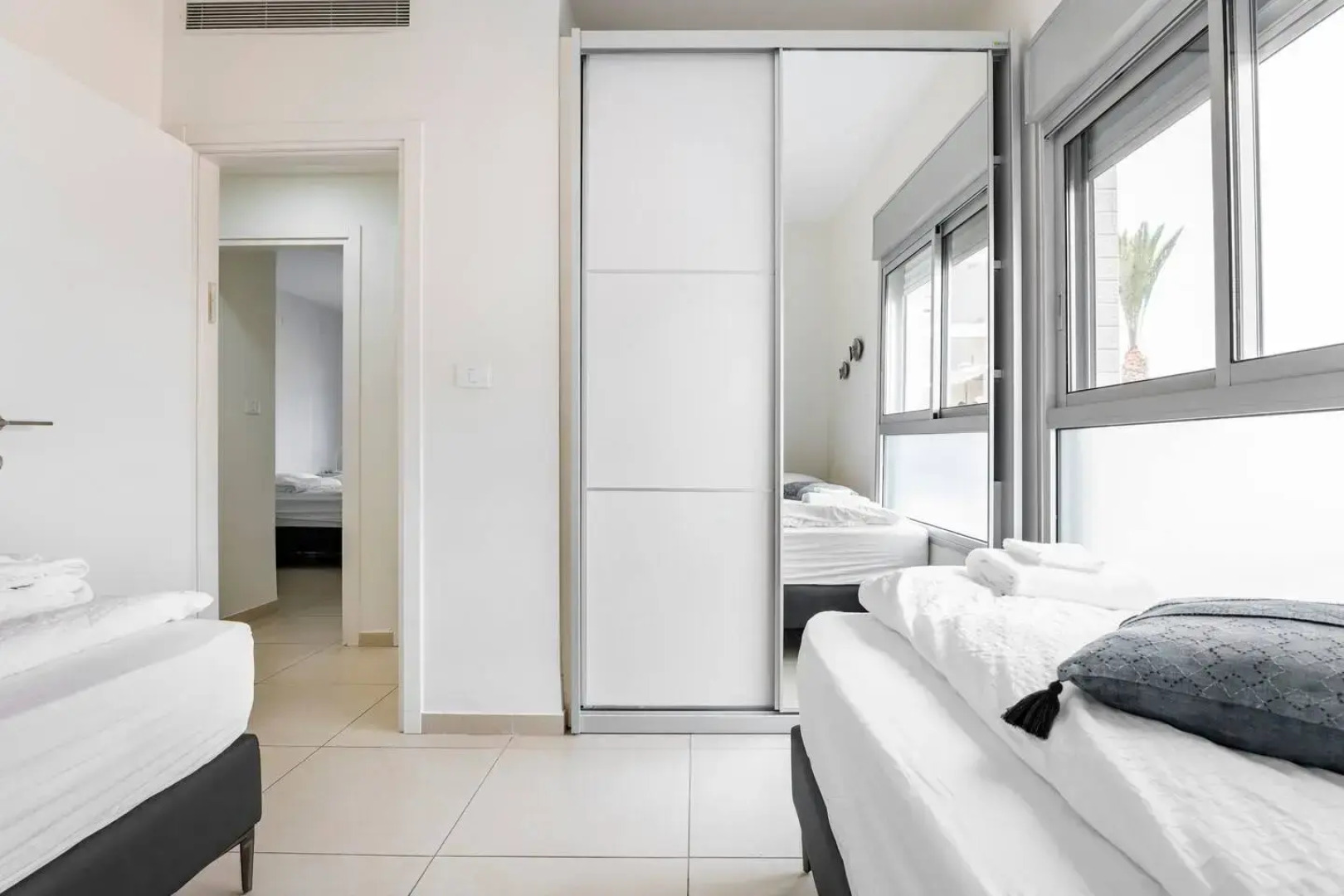 Квартира GW002 Gugel Waves Amazing Seaview & Garden Family Apartments