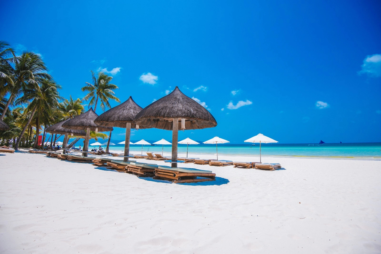Отель Fridays Boracay Beach Resort