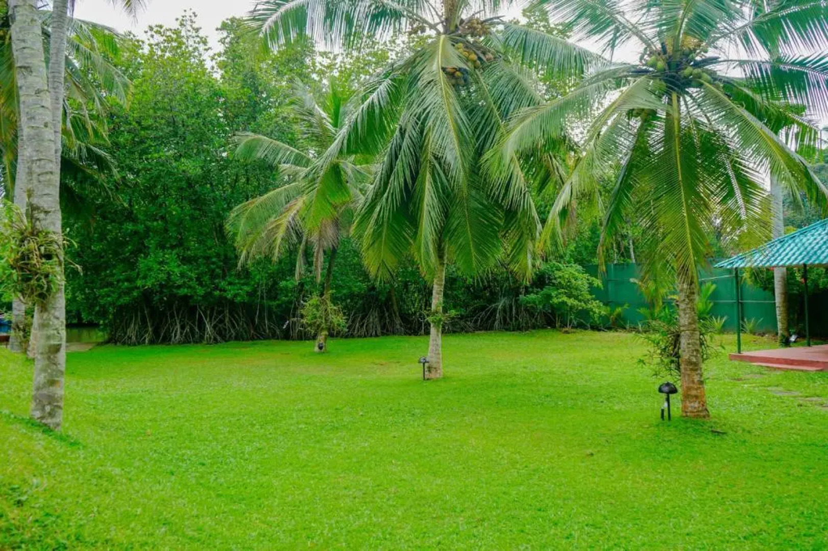 Курортный Отель Muthumuni Ayurveda River