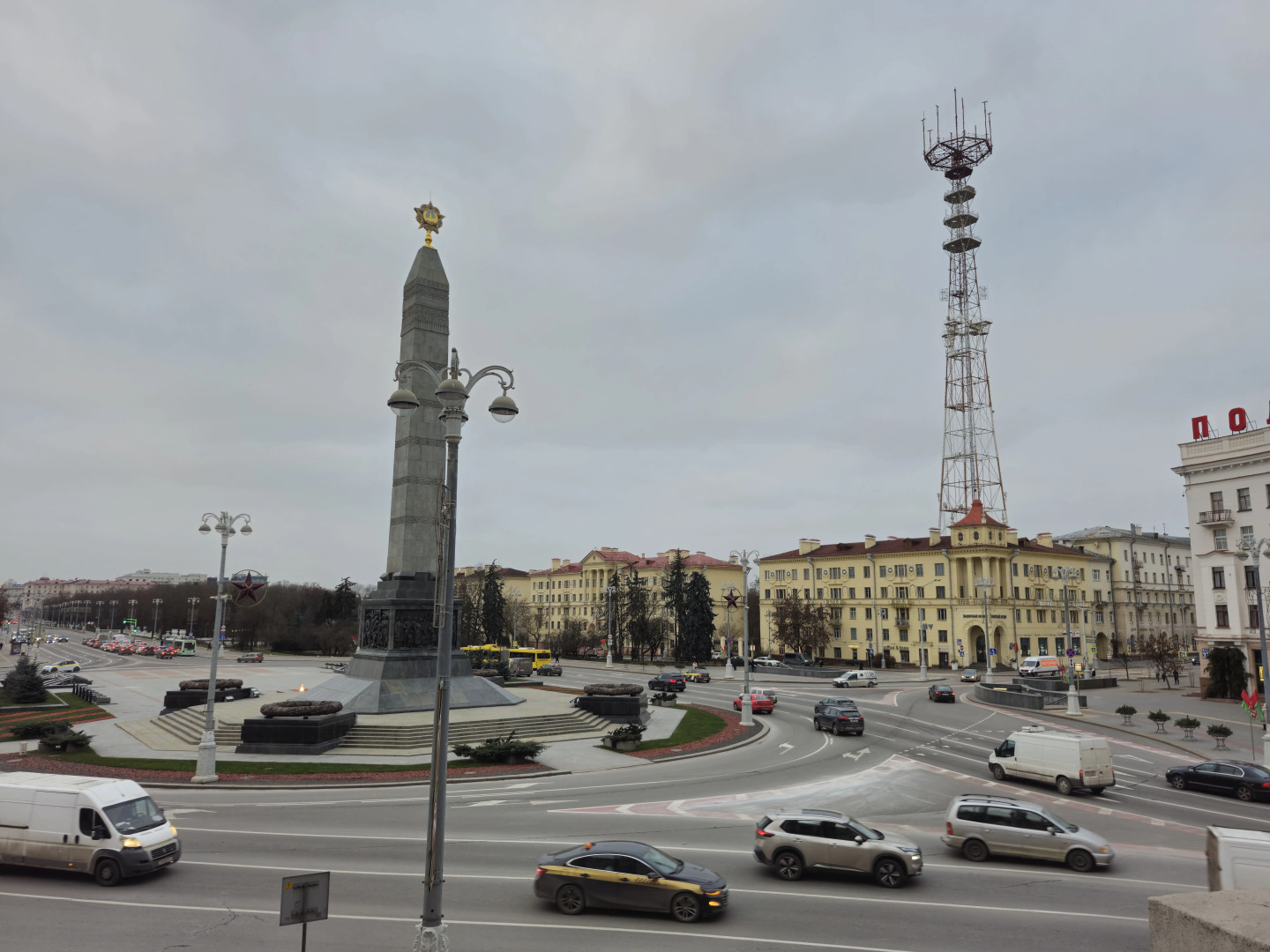 Апартаменты Люкс с Видом на Площадь Победы