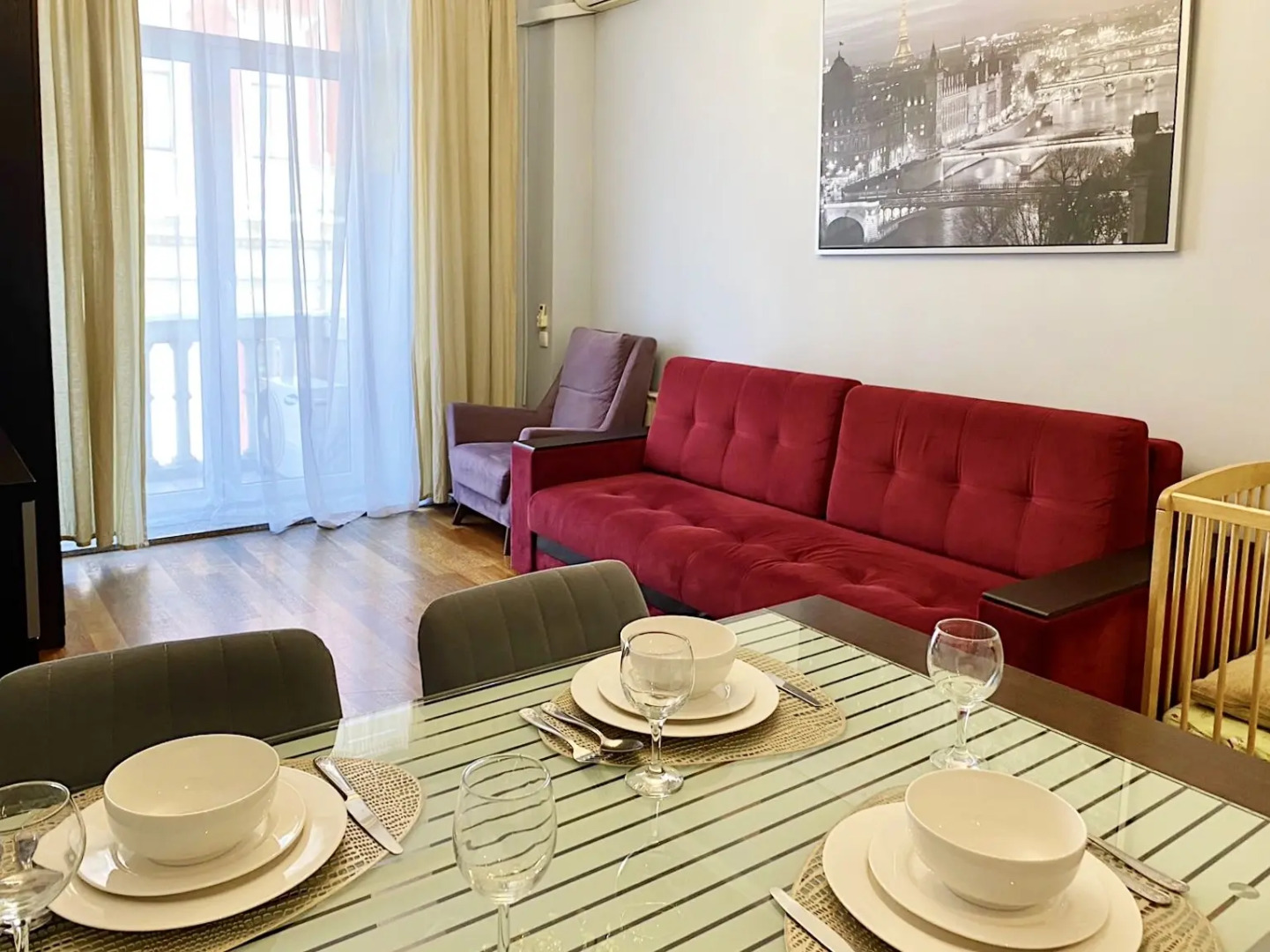 Апартаменты с балконами и видом на тверскую площадь и Мэрию Москвы