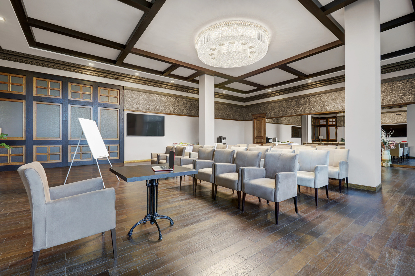 Отель Астро Плаза