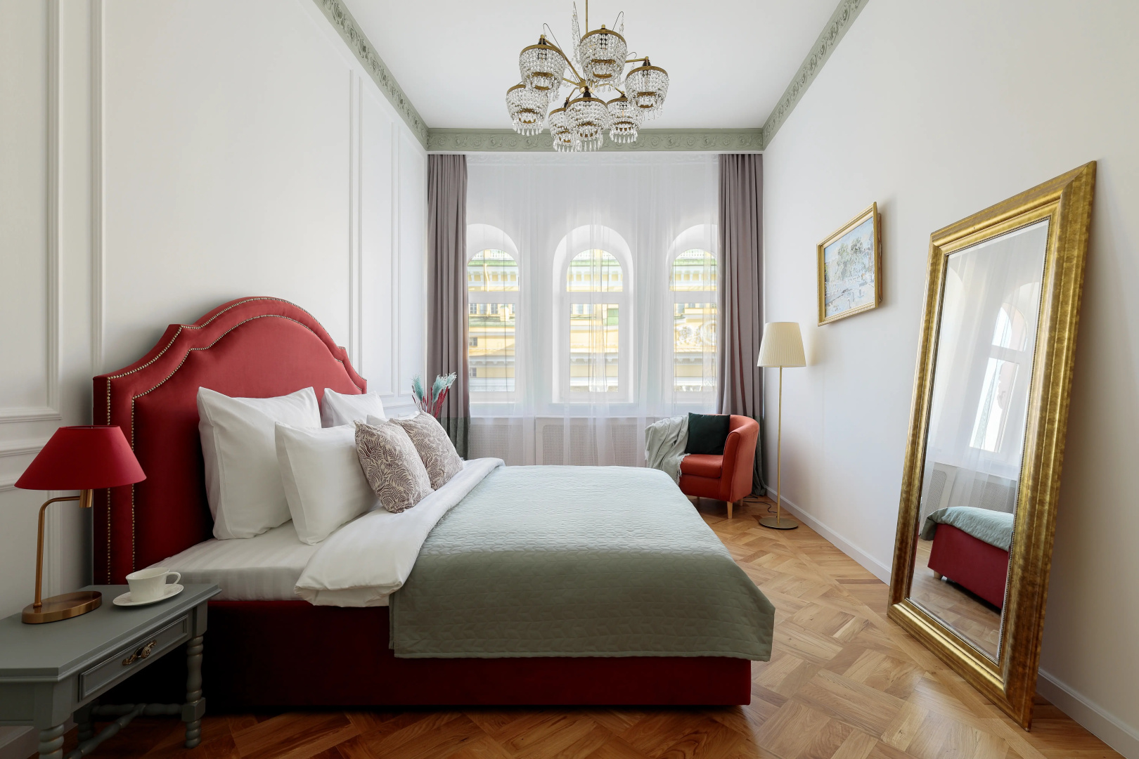 Апартаменты Minin Apartments с видом на Александринский Театр 130 кв.м.