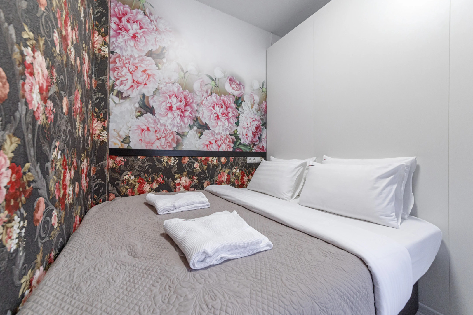 Апартаменты Red Apartments Арт Лайт Росси