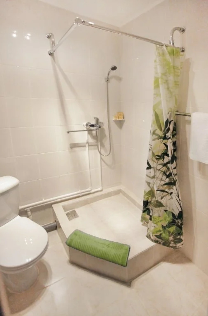 Отель Мажор