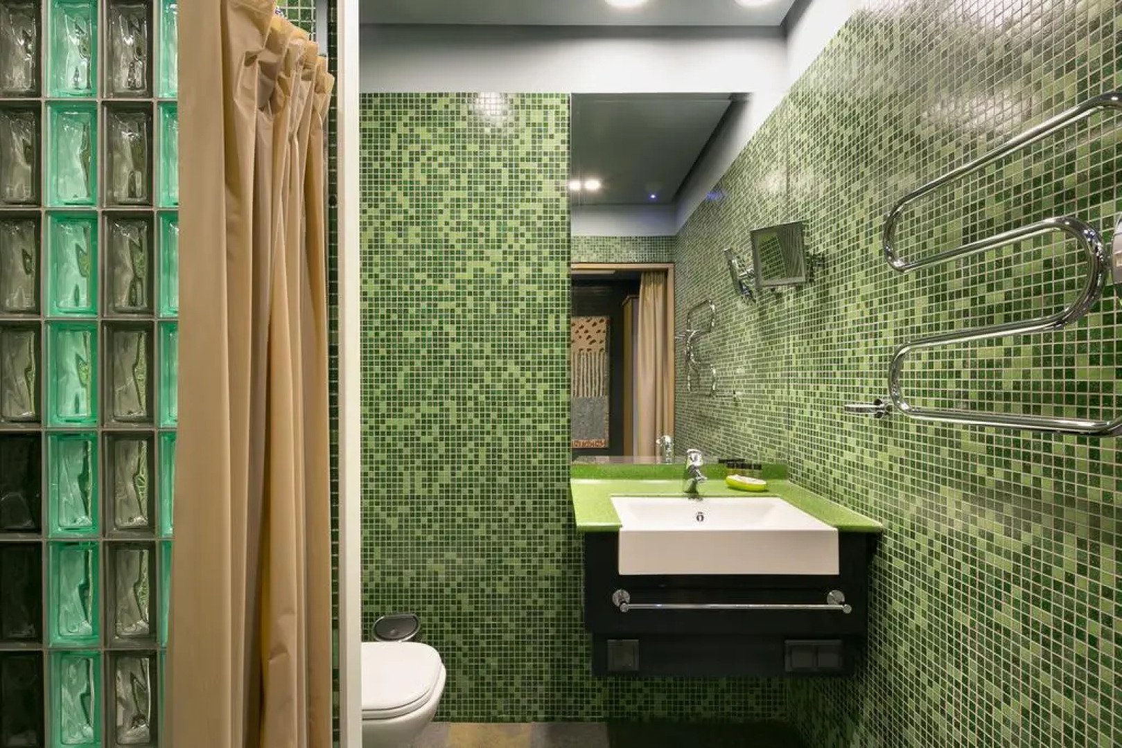 Отель Garden Embassy